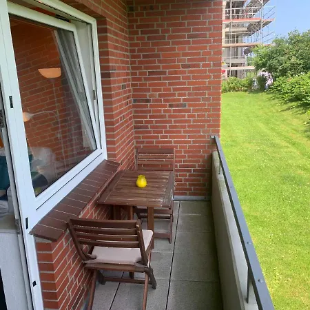 Apartment 4 *